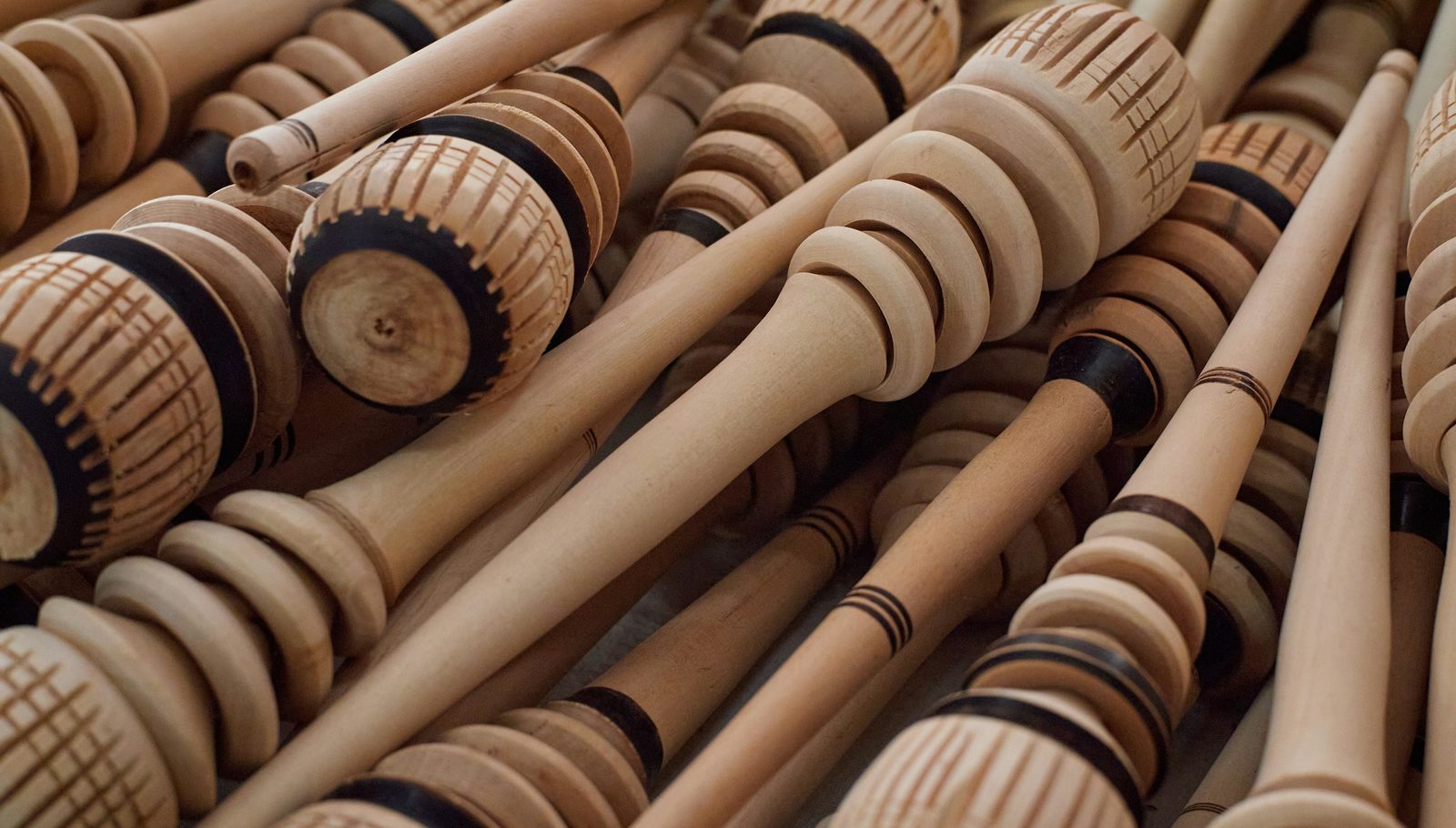 Madérothérapie du corps avec des outils en bois